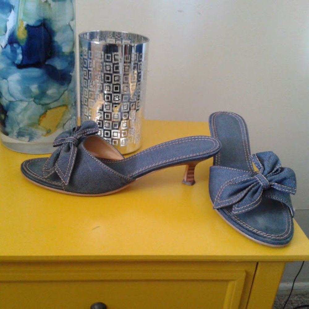 Blue Velvet Pumps - Picture 7 of 16